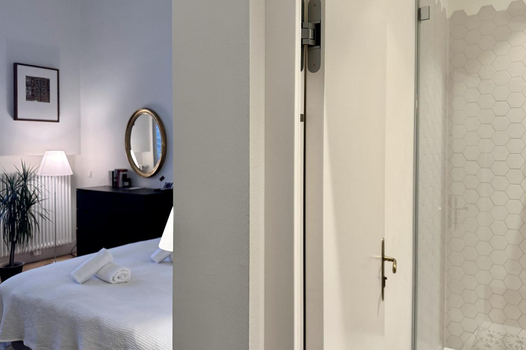 Stunning Apartment In City Center Viena Exterior foto